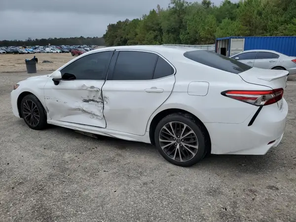 JTNB11HK3J3009059 2018 TOYOTA CAMRY - Image 2