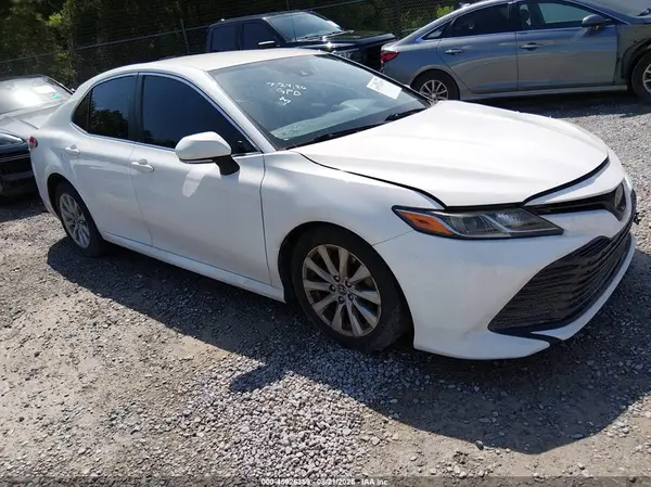 JTNB11HK3J3010633 2018 TOYOTA CAMRY - Image 1
