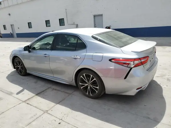 JTNB11HK3J3010874 2018 TOYOTA CAMRY - Image 2