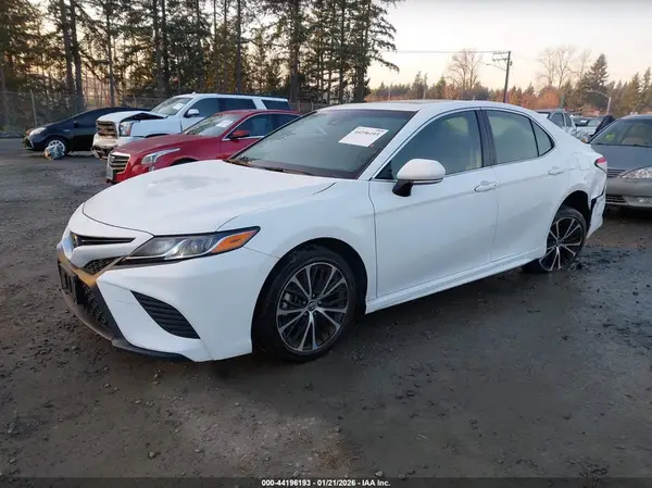 JTNB11HK3J3010955 2018 TOYOTA CAMRY - Image 2