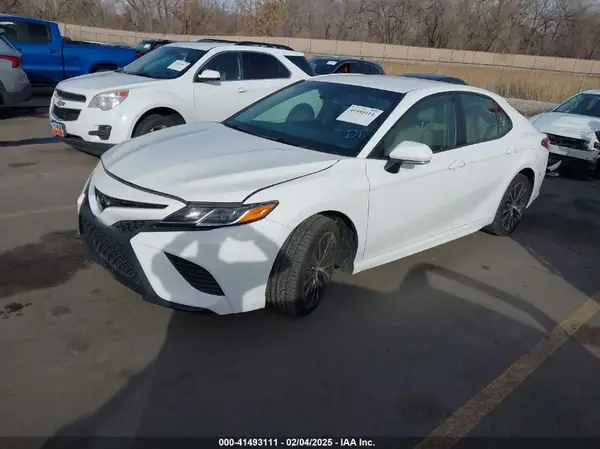 JTNB11HK3J3011104 2018 TOYOTA CAMRY - Image 2