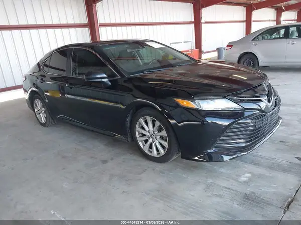 JTNB11HK3J3011426 2018 TOYOTA CAMRY - Image 1