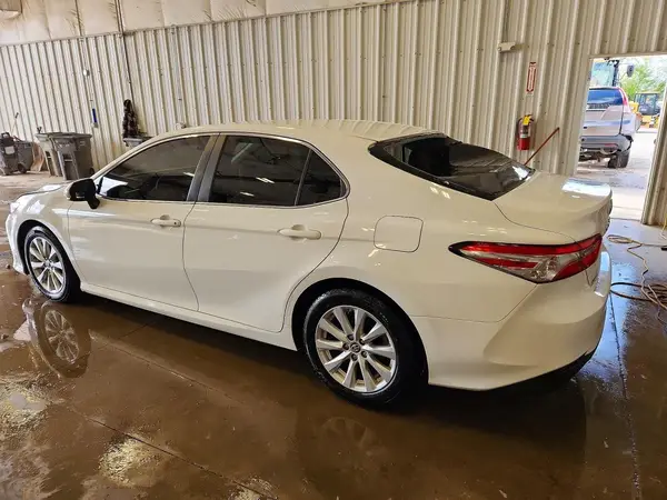 JTNB11HK3J3015167 2018 TOYOTA CAMRY - Image 2