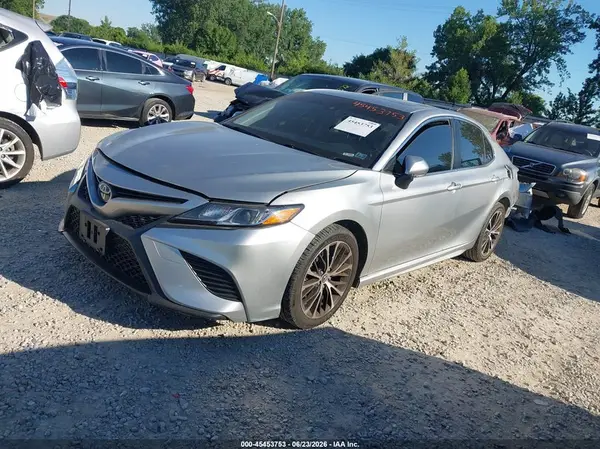 JTNB11HK3J3016030 2018 TOYOTA CAMRY - Image 2
