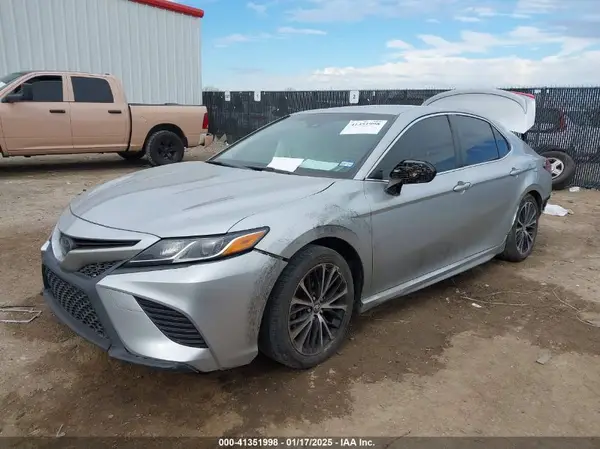 JTNB11HK3J3016268 2018 TOYOTA CAMRY - Image 2
