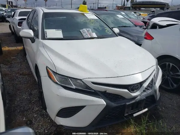 JTNB11HK3J3016318 2018 TOYOTA CAMRY - Image 1