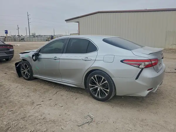 JTNB11HK3J3017078 2018 TOYOTA CAMRY - Image 2
