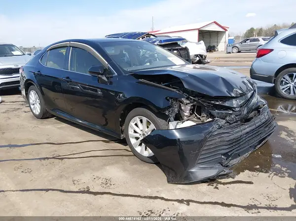 JTNB11HK3J3017131 2018 TOYOTA CAMRY - Image 1