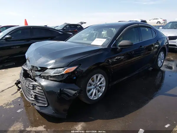 JTNB11HK3J3017131 2018 TOYOTA CAMRY - Image 2