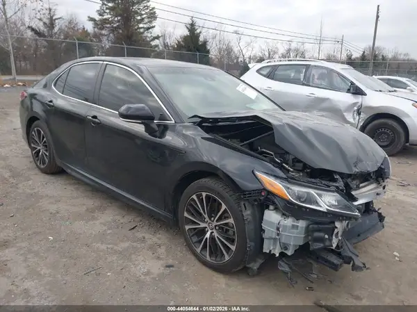 JTNB11HK3J3018702 2018 TOYOTA CAMRY - Image 1