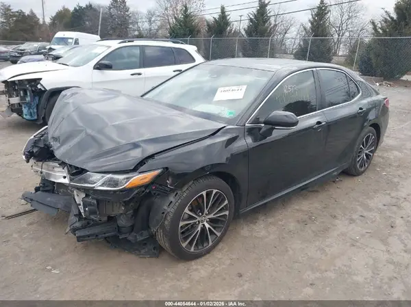 JTNB11HK3J3018702 2018 TOYOTA CAMRY - Image 2