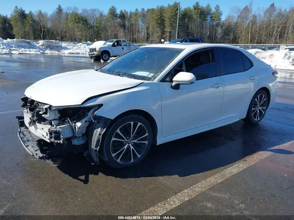 JTNB11HK3J3020028 2018 TOYOTA CAMRY - Image 2
