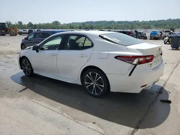 JTNB11HK3J3020269 2018 TOYOTA CAMRY - Image 2