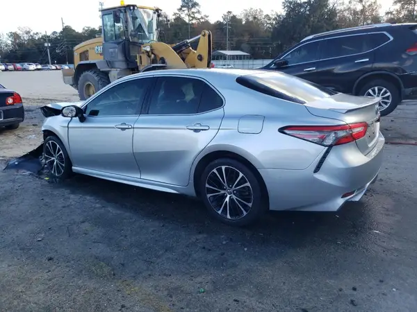 JTNB11HK3J3022152 2018 TOYOTA CAMRY - Image 2