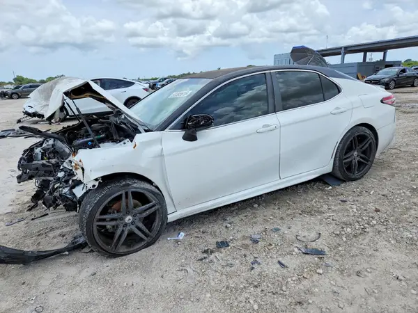JTNB11HK3J3023298 2018 TOYOTA CAMRY - Image 1