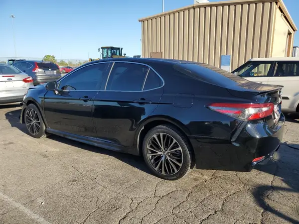 JTNB11HK3J3023494 2018 TOYOTA CAMRY - Image 2