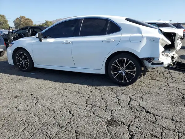JTNB11HK3J3024628 2018 TOYOTA CAMRY - Image 2