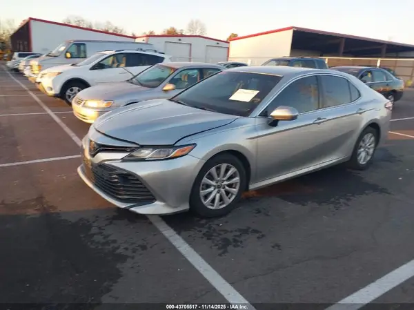 JTNB11HK3J3027741 2018 TOYOTA CAMRY - Image 2