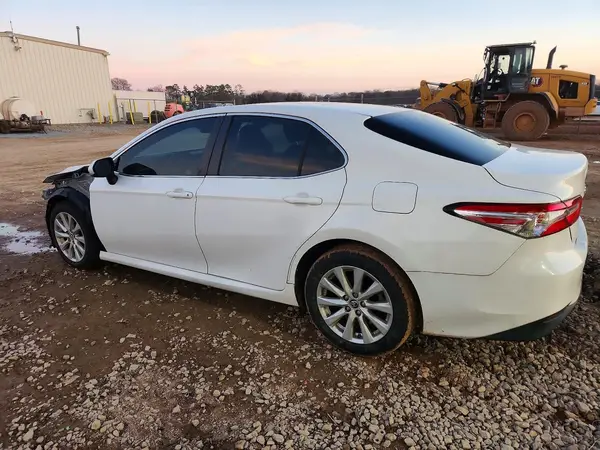 JTNB11HK3J3029991 2018 TOYOTA CAMRY - Image 2