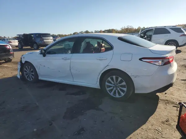 JTNB11HK3J3030431 2018 TOYOTA CAMRY - Image 2