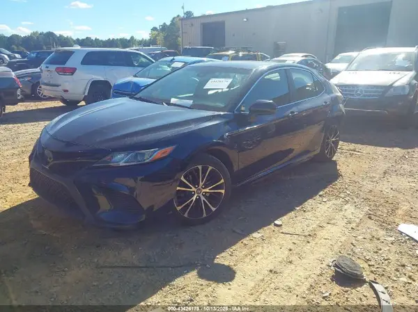 JTNB11HK3J3031756 2018 TOYOTA CAMRY - Image 2