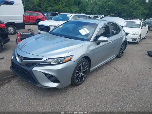 JTNB11HK3J3031871 2018 TOYOTA CAMRY - Image 2