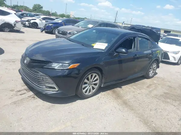 JTNB11HK3J3033099 2018 TOYOTA CAMRY - Image 2