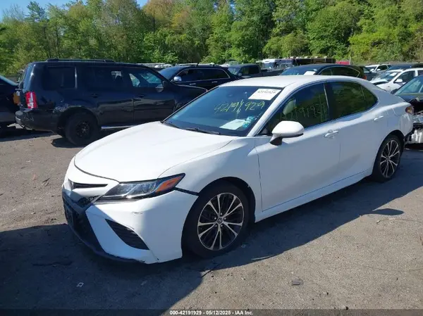 JTNB11HK3J3033782 2018 TOYOTA CAMRY - Image 2