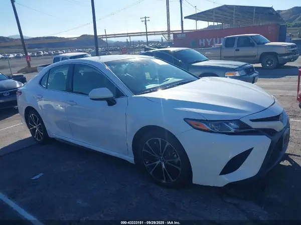 JTNB11HK3J3037167 2018 TOYOTA CAMRY - Image 1