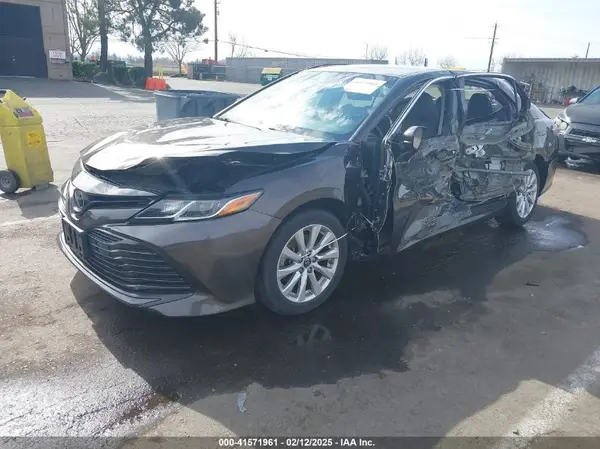 JTNB11HK3J3037346 2018 TOYOTA CAMRY - Image 2