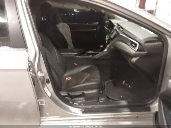 2018 TOYOTA CAMRY IAAI lot 44166484 auction photo 5