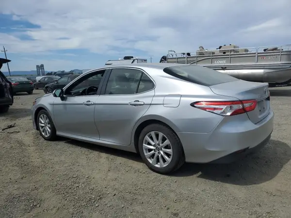 JTNB11HK3J3040926 2018 TOYOTA CAMRY - Image 2