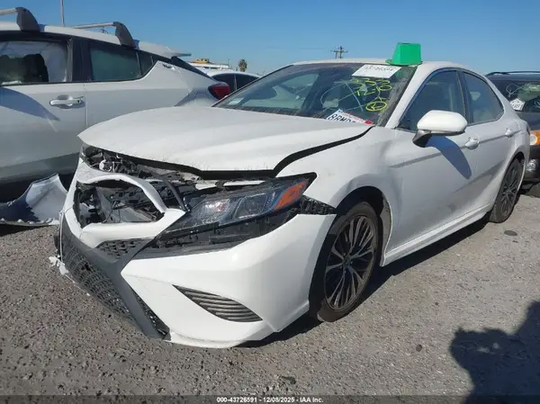 JTNB11HK3J3041087 2018 TOYOTA CAMRY - Image 2