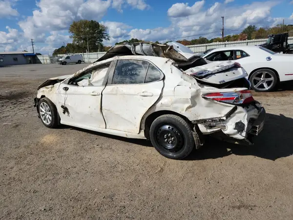JTNB11HK3J3042546 2018 TOYOTA CAMRY - Image 2