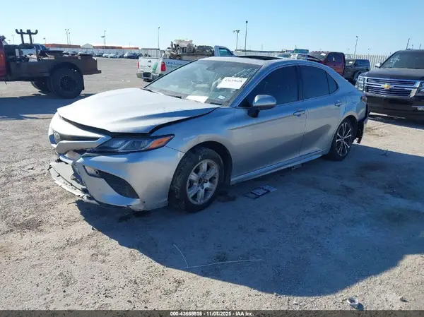 JTNB11HK3J3042921 2018 TOYOTA CAMRY - Image 2