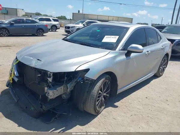 JTNB11HK3J3044684 2018 TOYOTA CAMRY - Image 2