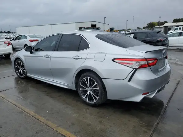 JTNB11HK3J3048606 2018 TOYOTA CAMRY - Image 2