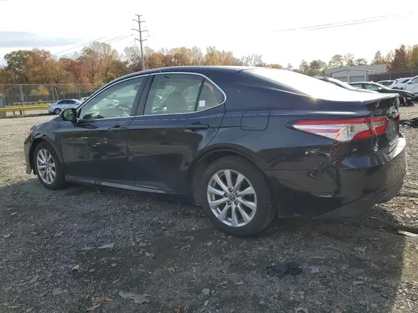 JTNB11HK3J3048850 2018 TOYOTA CAMRY - Image 2