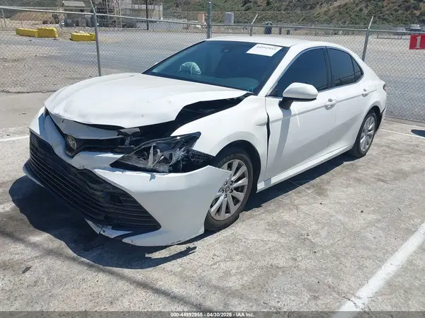 JTNB11HK3J3048959 2018 TOYOTA CAMRY - Image 2