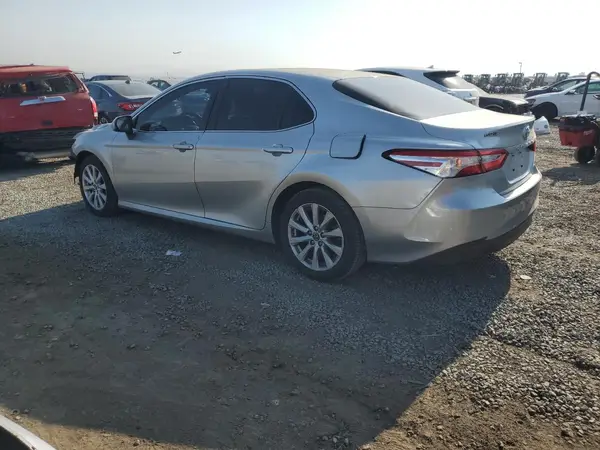 JTNB11HK3J3049965 2018 TOYOTA CAMRY - Image 2
