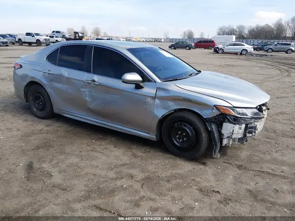 JTNB11HK3J3050534 2018 TOYOTA CAMRY - Image 1