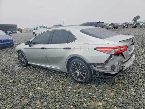 JTNB11HK3J3053966 2018 TOYOTA CAMRY - Image 2