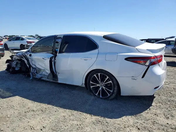 JTNB11HK3J3066894 2018 TOYOTA CAMRY - Image 2
