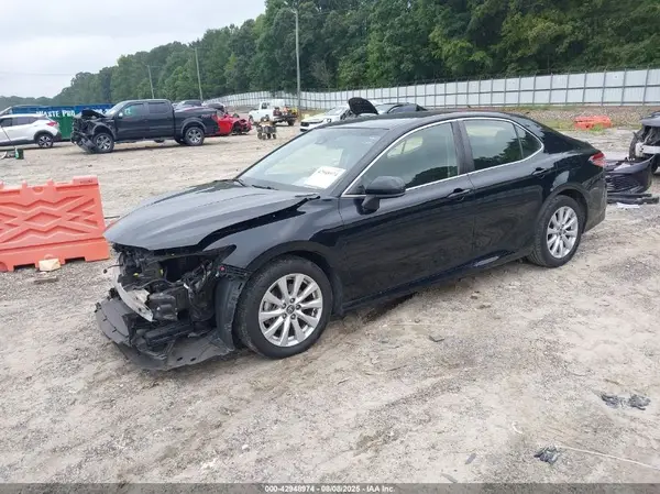 JTNB11HK3J3067575 2018 TOYOTA CAMRY - Image 2