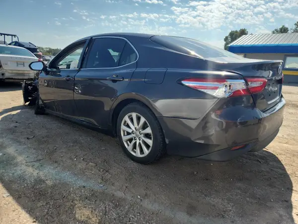 JTNB11HK3J3070217 2018 TOYOTA CAMRY - Image 2