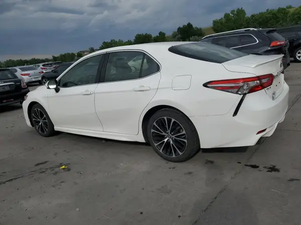 JTNB11HK3J3071187 2018 TOYOTA CAMRY - Image 2