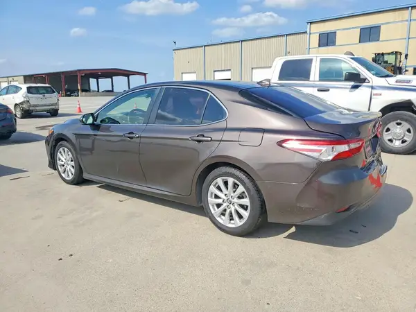 JTNB11HK4J3000337 2018 TOYOTA CAMRY - Image 2