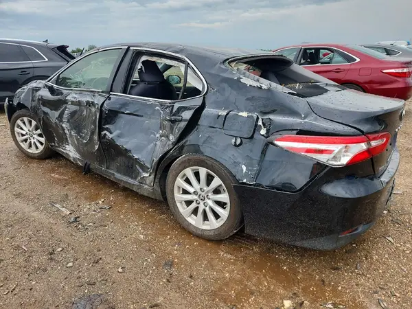 JTNB11HK4J3001715 2018 TOYOTA CAMRY - Image 2