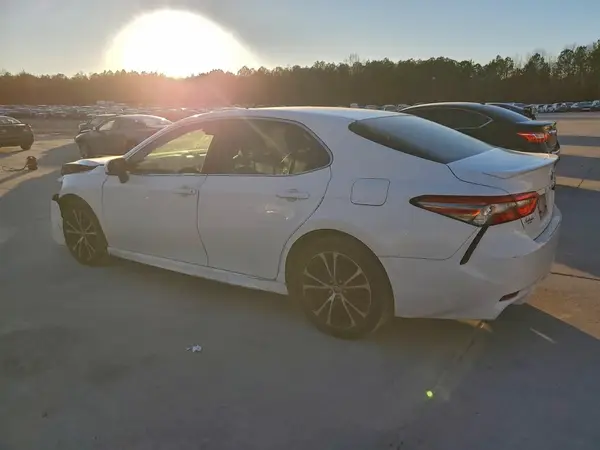JTNB11HK4J3001813 2018 TOYOTA CAMRY - Image 2