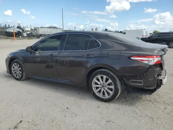JTNB11HK4J3001858 2018 TOYOTA CAMRY - Image 2